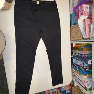Liverpool Women's Classic Black Skinny Pants